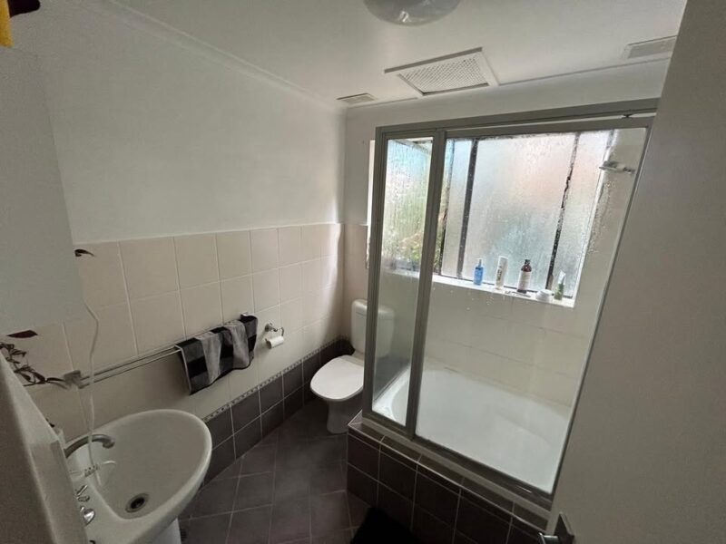 Room in shared apartment