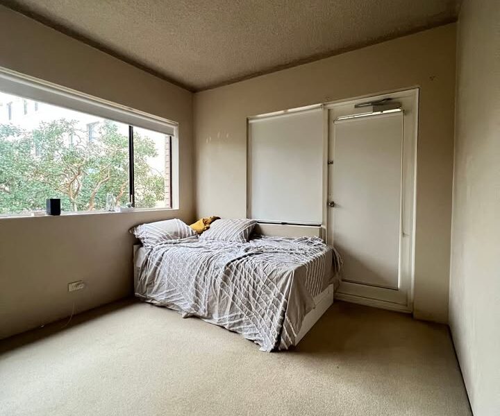 Room in shared apartment