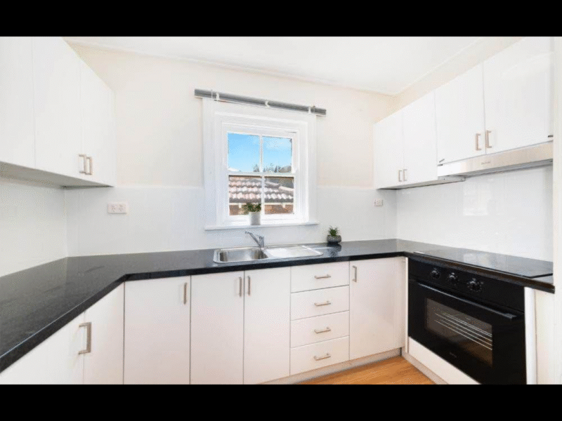 BIG ROOM BONDI BEACH
