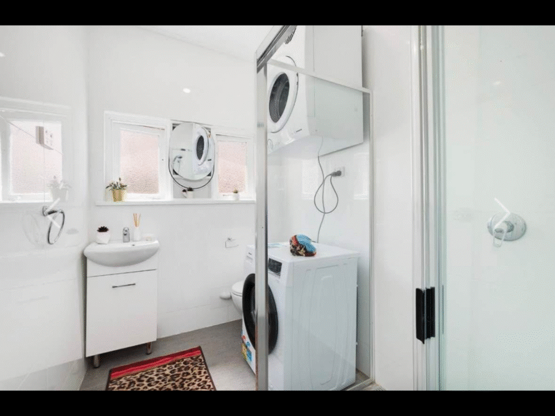 BIG ROOM BONDI BEACH