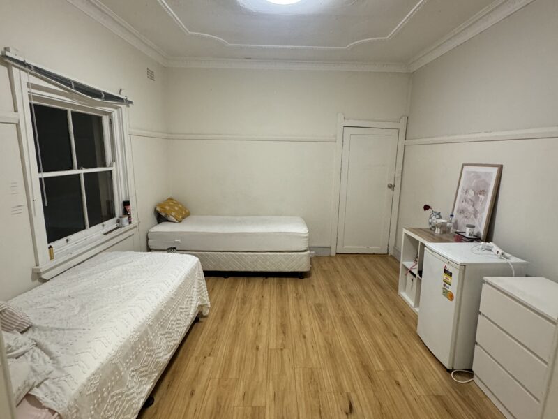 BIG ROOM BONDI BEACH