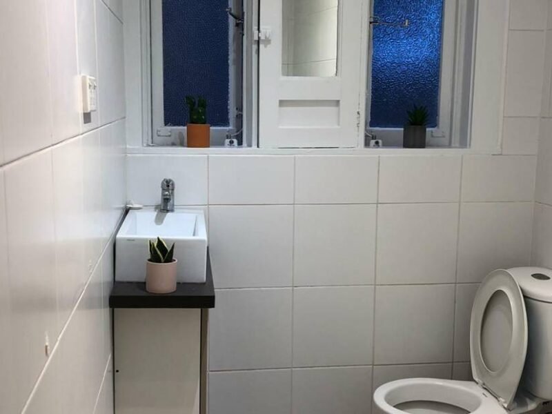 Fully Furnished 2-Bedroom Apartment Bondi Beach Bliss