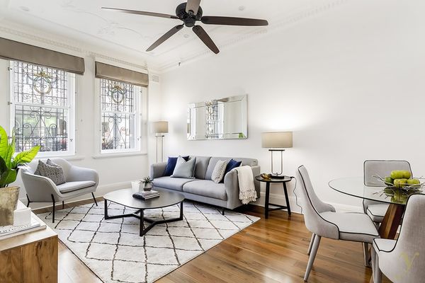 Elegant Waterfront Short-Term Rental in the Heart of Elizabeth Bay
