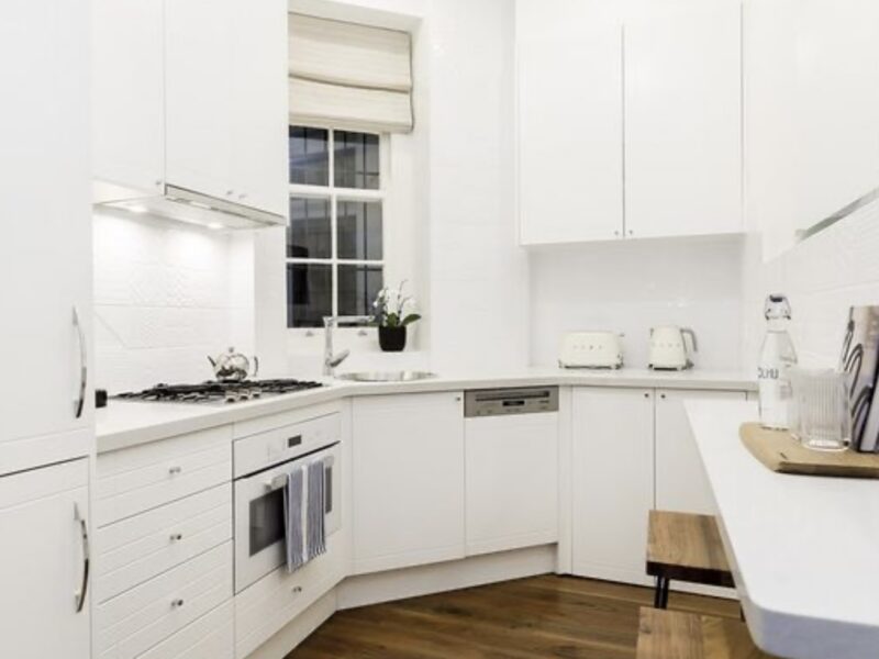 Elegant Waterfront Short-Term Rental in the Heart of Elizabeth Bay