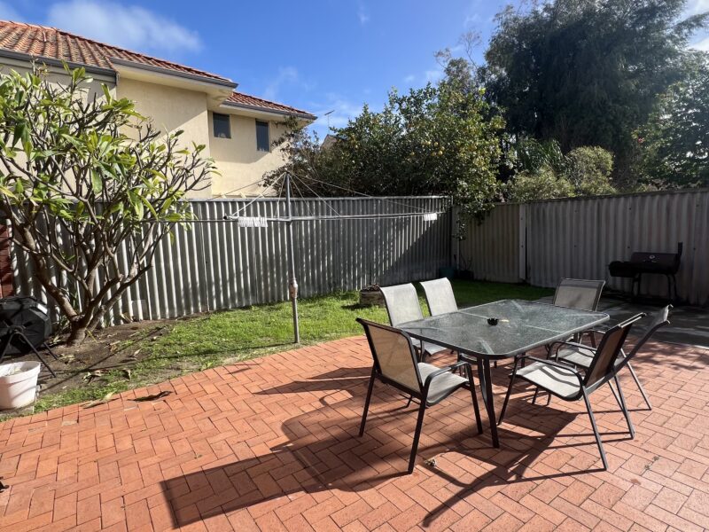 King Single Bedroom in Como