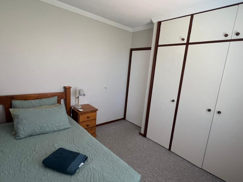 King Single Bedroom in Como